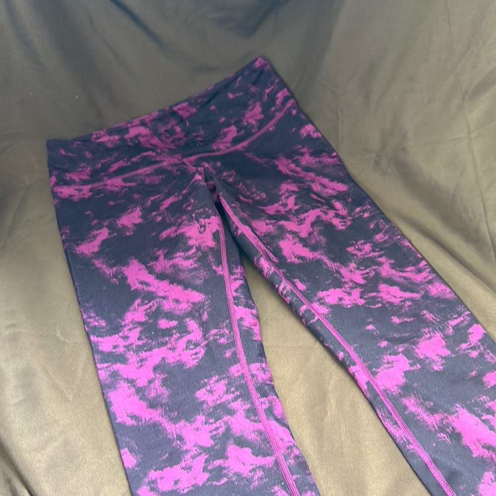 Lululemon purple printed 3/4 pants